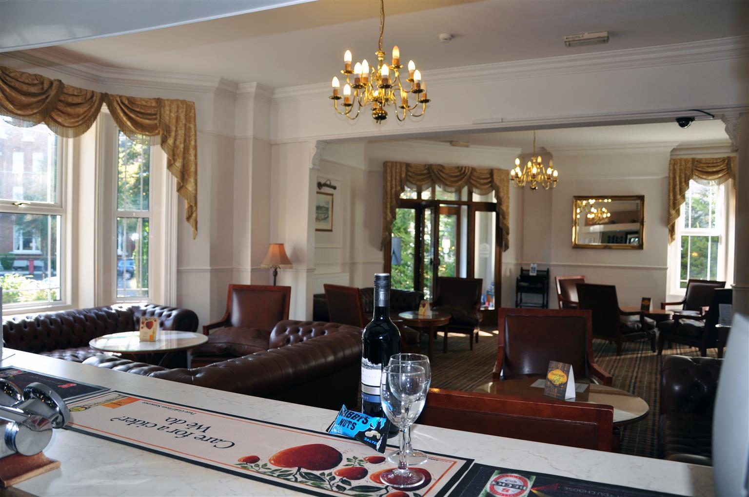 Montague Hotel Борнмът Екстериор снимка